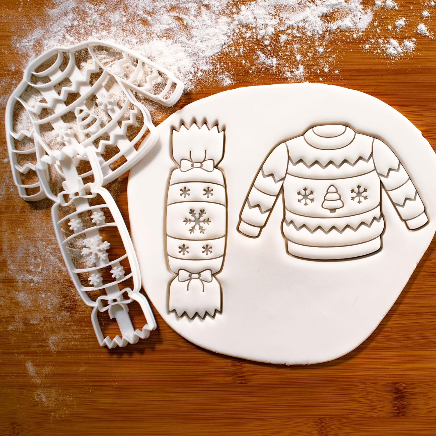 Set de 2 emporte-pièce Cracker de Noël et Pull de Noel, 2 pièces