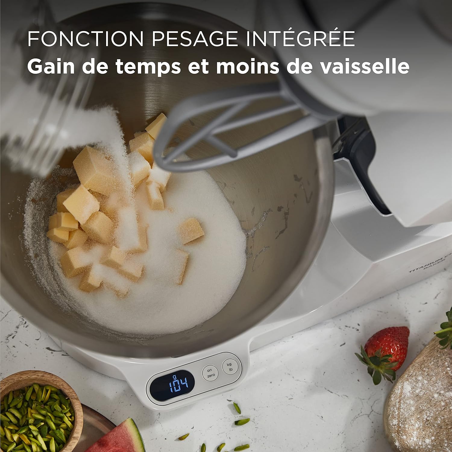 Titanium Chef Baker KVC65.001WH, Robot Patissier Avec Balance Intégrée, Incl - Ensemble Pâtisserie 3 Pièces, Spatule & Protection Éclaboussures, 1200W, Blanc 1 bol